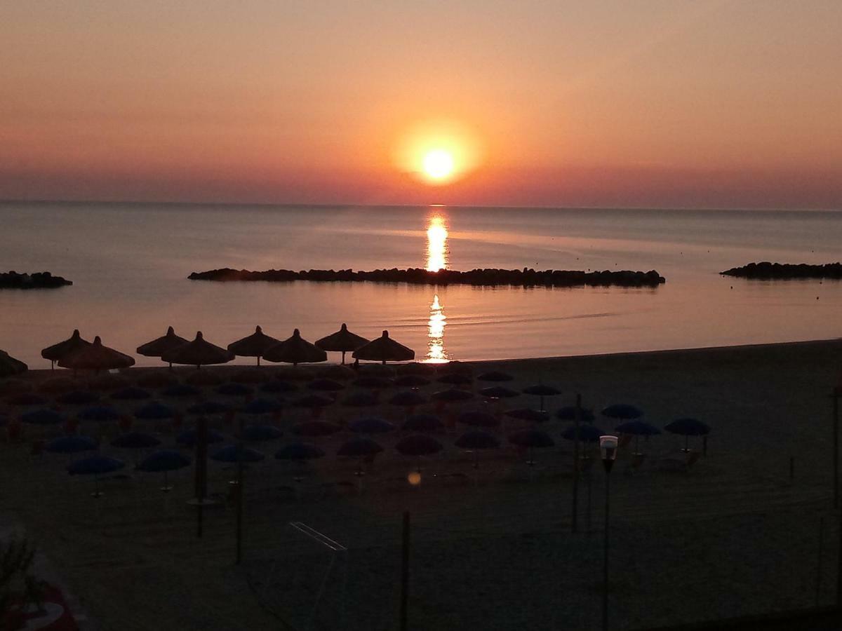 Appartamento Alba Rosa Francavilla Al Mare Eksteriør bilde